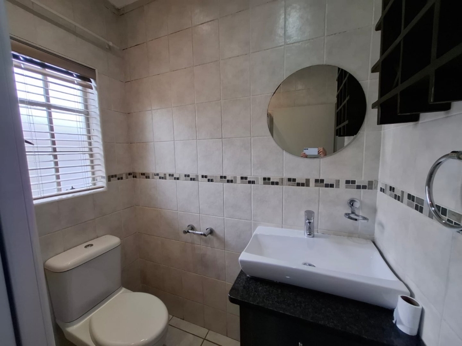 4 Bedroom Property for Sale in Waterkloof East North West